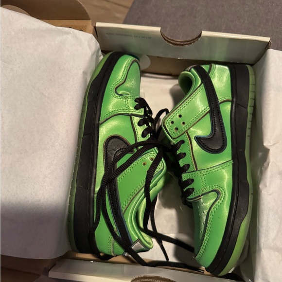 Nike Kids Lime Green and Black Sneakers